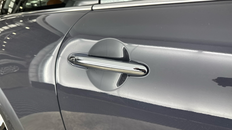 MINI Hatchback 2.0 Cooper S Exclusive II 3dr Auto [Comfort Pack] Petrol Hatchback